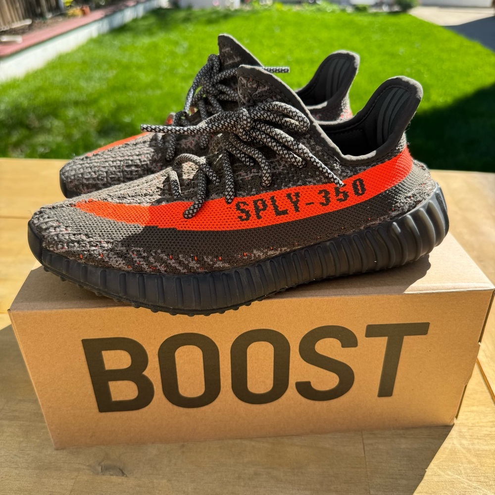 adidas Yeezy Boost 350 V2 Carbon Beluga HQ7045 Men 6 Women 7